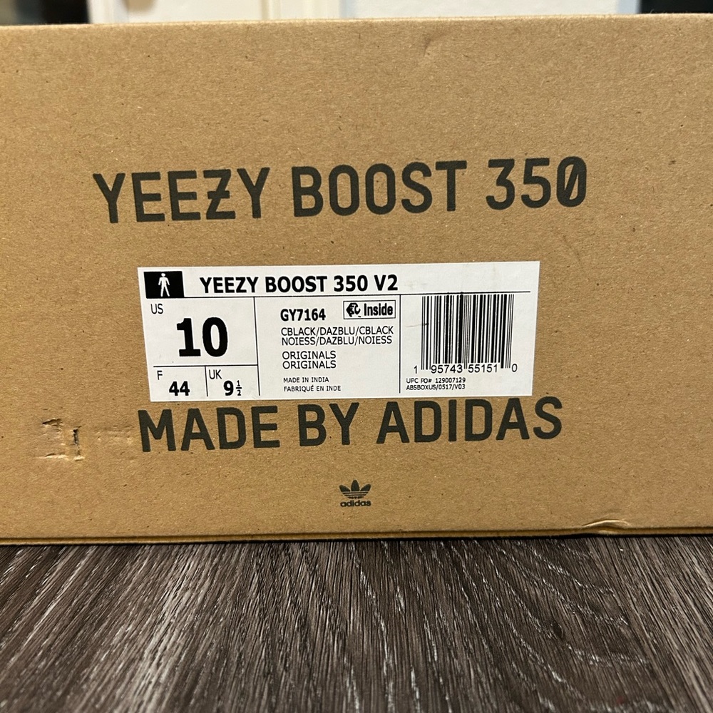 Adidas Yeezy boost 350 V2 men's size 10 - Picture 5 of 6